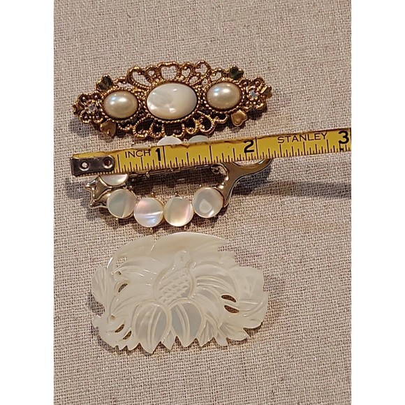 Vintage MOP Mother of Pearl pins Brooch lot of 3 Carved MCM & Victorian Revival - Picture 8 of 8